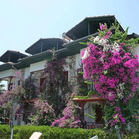 B.c. Alya Aparthotel 2*